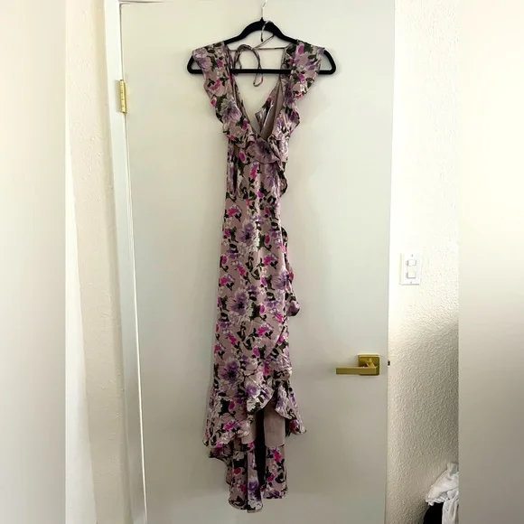ASTR the Label - Lilac Floral Wrap Dress in Size Large